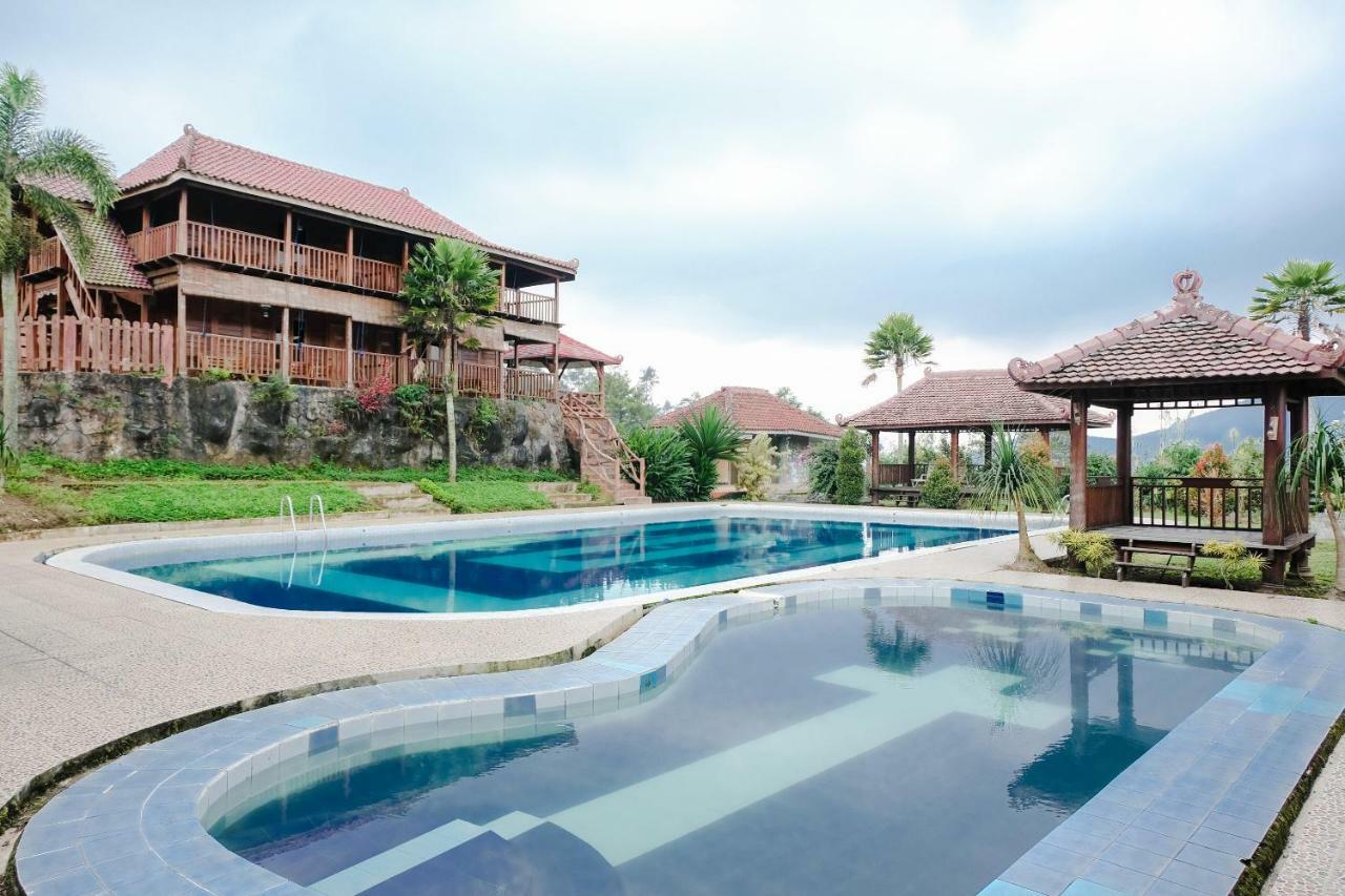 Capital O 892 Grand Pujon View Hotel And Resort Batu  Exteriör bild